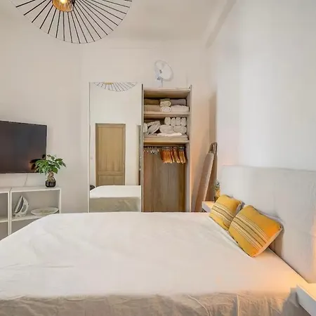 Calme & Chic - Centre Apartment
